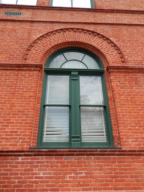Old Federal Court and Post Office Building (<i>window & masonry detail</i>). Click for full size. Old Federal Court and Post Office Building (<i>window & masonry detail</i>) image. Click for full size.
