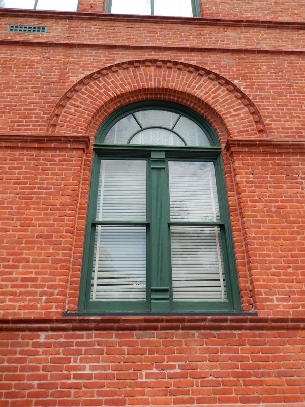 Old Federal Court and Post Office Building (<i>window & masonry detail</i>) image. Click for full size.
