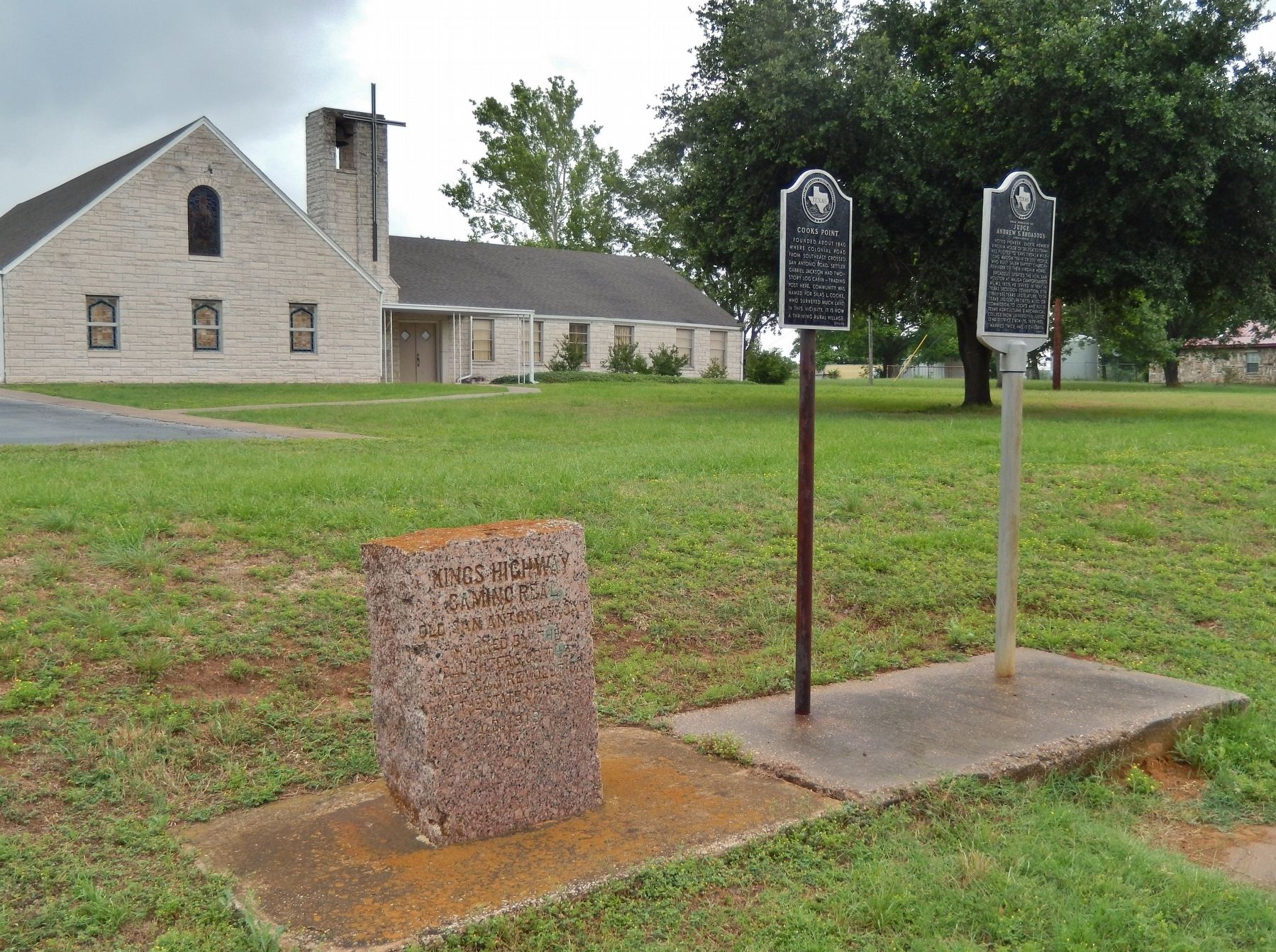 Cooks Point Marker (<i>wide view showing adjacent markers</i>) image. Click for full size.