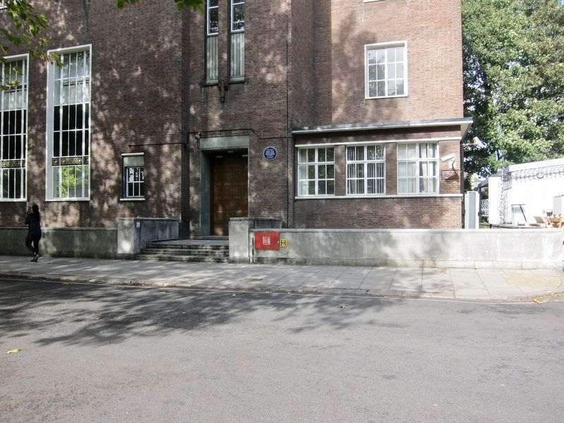 The Bloomsbury Group Marker - Wide View. Click for full size. The Bloomsbury Group Marker - Wide View image. Click for full size.