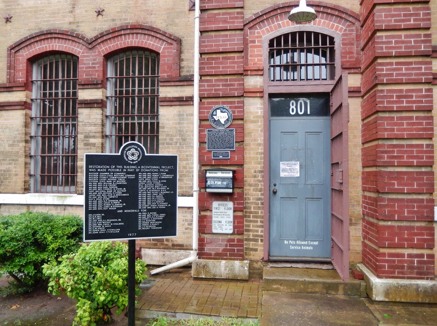 Bastrop County Jail Marker (<i>wide view showing Bicentennial Restoration Plaque</i>) image. Click for full size.