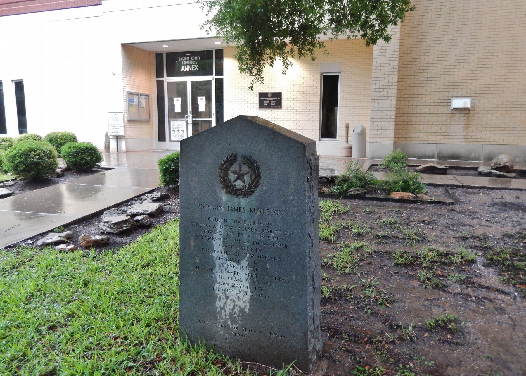 Captain James Burleson Marker (<i>wide view; Bastrop County Courthouse in background</i>) image. Click for full size.
