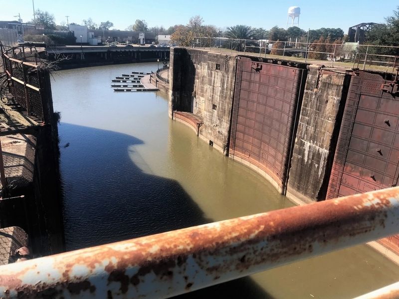 Bayou Plaquemine Lock structure image. Click for full size.