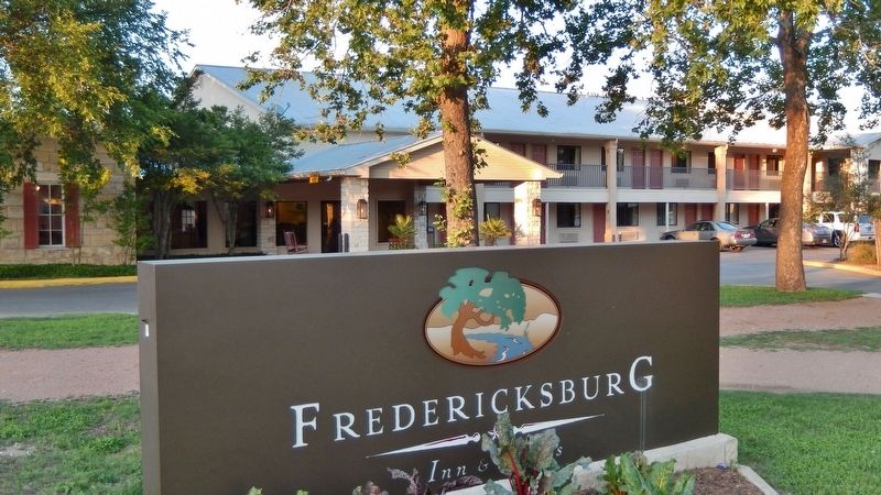 Fredericksburg Inn (<i>commercial addition behind Mueller-Petmecky House</i>) image. Click for full size.