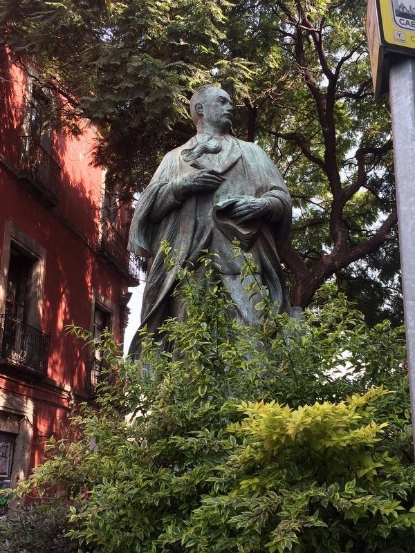 A statue of Jos Vasconcelos, just northeast of the marker image. Click for full size.