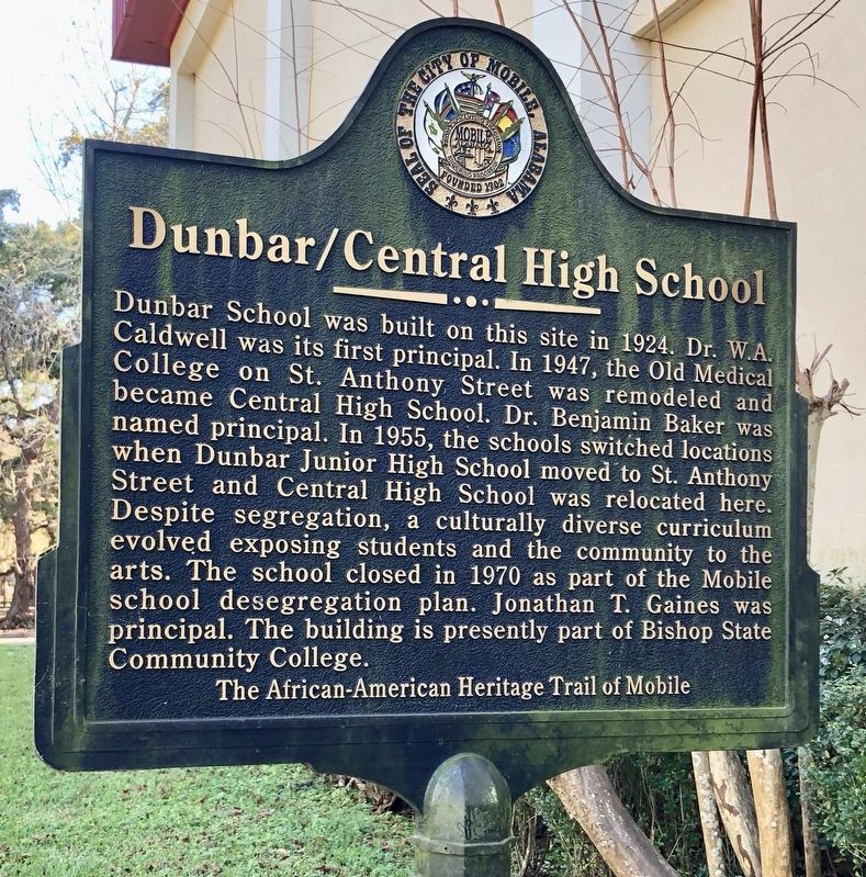 Dunbar/Central High School Marker image. Click for full size.