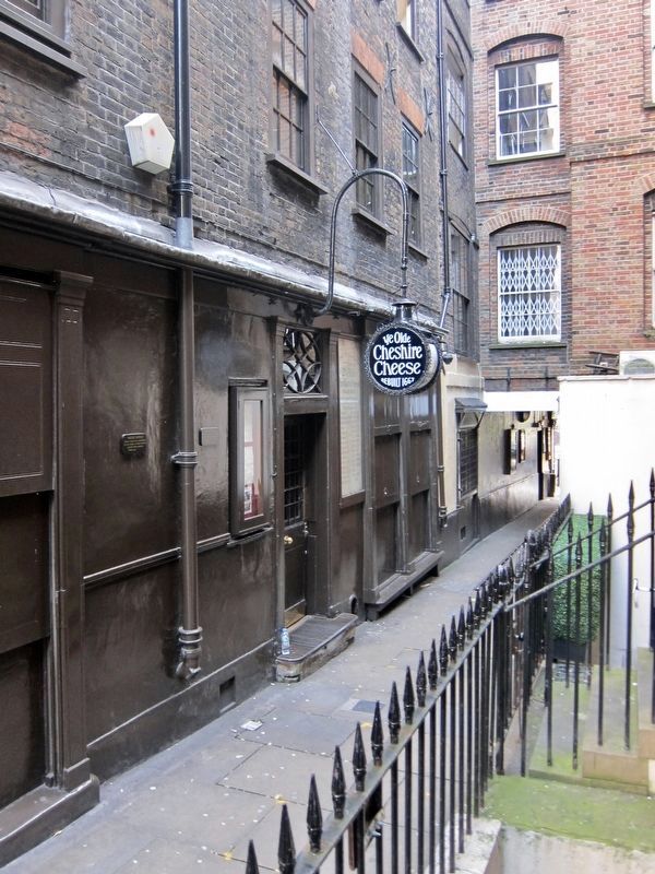 Ye Olde Cheshire Cheese Marker - Wide View image. Click for full size.