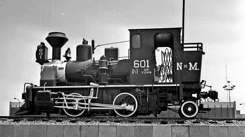 Engine 601 before being moved in 1999 from the Buenavista Train Station in Mexico City image. Click for full size.