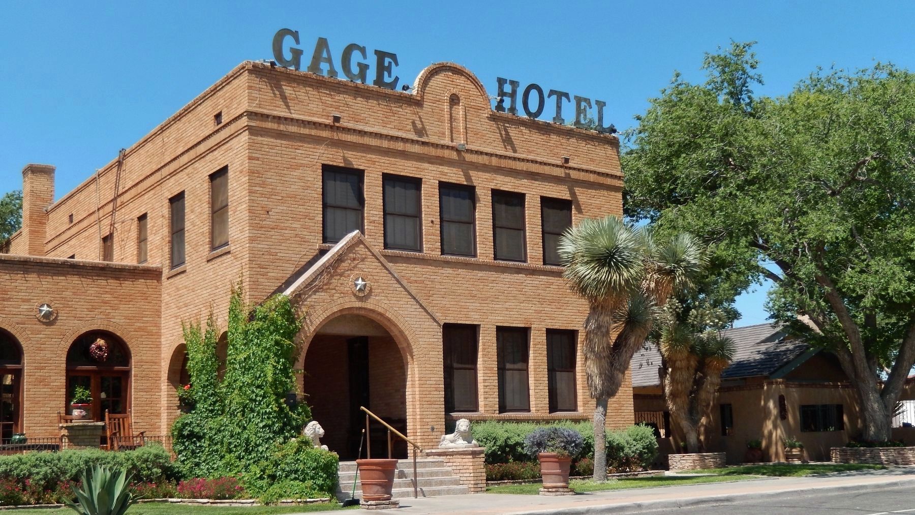 The Gage Hotel (<i>wide view</i>) image. Click for full size.