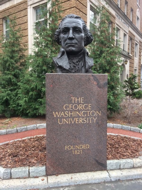George Washington Sculpture image. Click for full size.