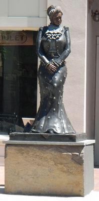 Aura Goodwin Raley Statue image. Click for full size.