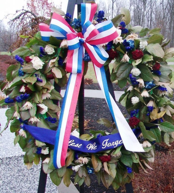 Veterans Day Memorial Wreath at Military Mountaineers Monument image. Click for full size.