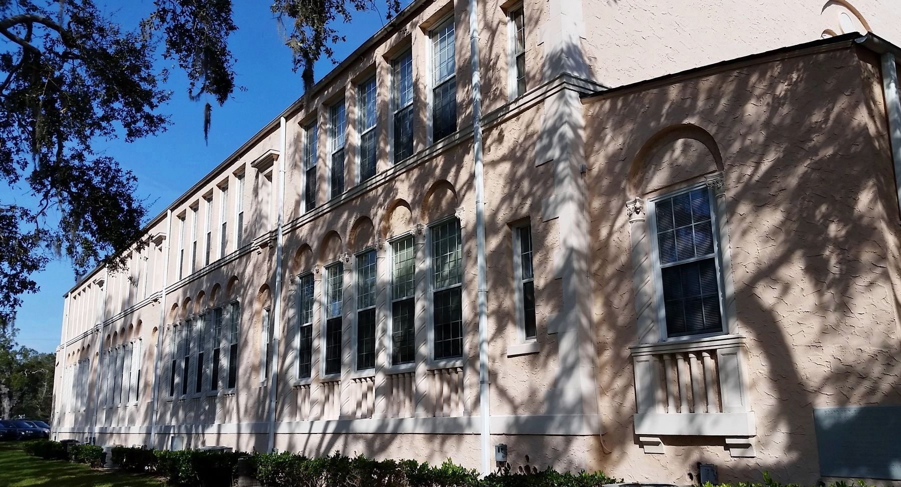 The Fullerwood School (<i>wide view</i>). Click for full size. The Fullerwood School (<i>wide view</i>) image. Click for full size.