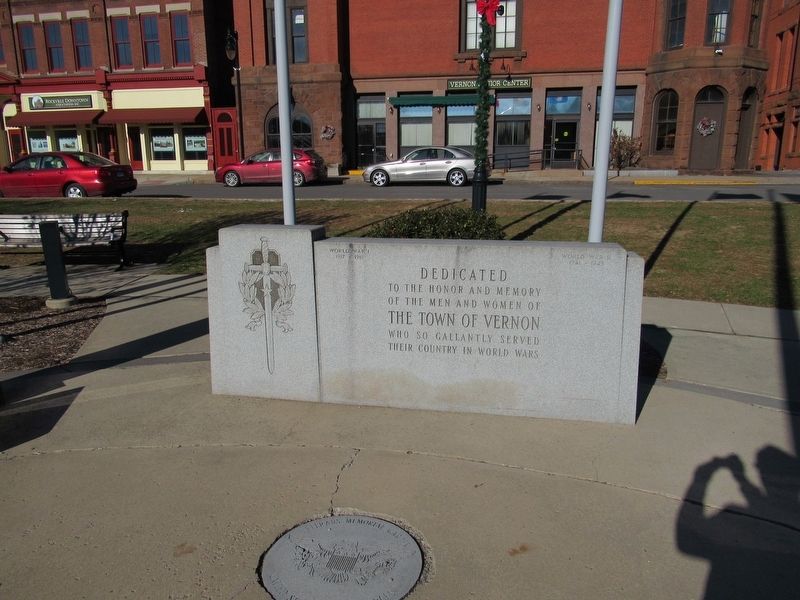 Vernon Veterans Monument image. Click for full size.