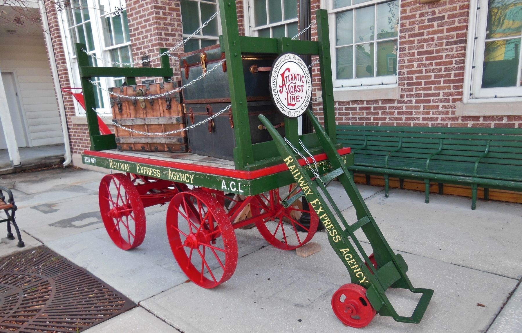 Atlantic Coast Line / Railway Express Agency Cart. Click for full size. Atlantic Coast Line / Railway Express Agency Cart image. Click for full size.