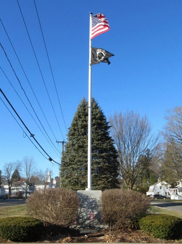 Tolland Veterans Monument image. Click for full size.