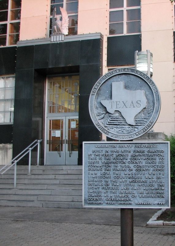 Washington County Courthouse Marker (<i>tall view</i>) image. Click for full size.