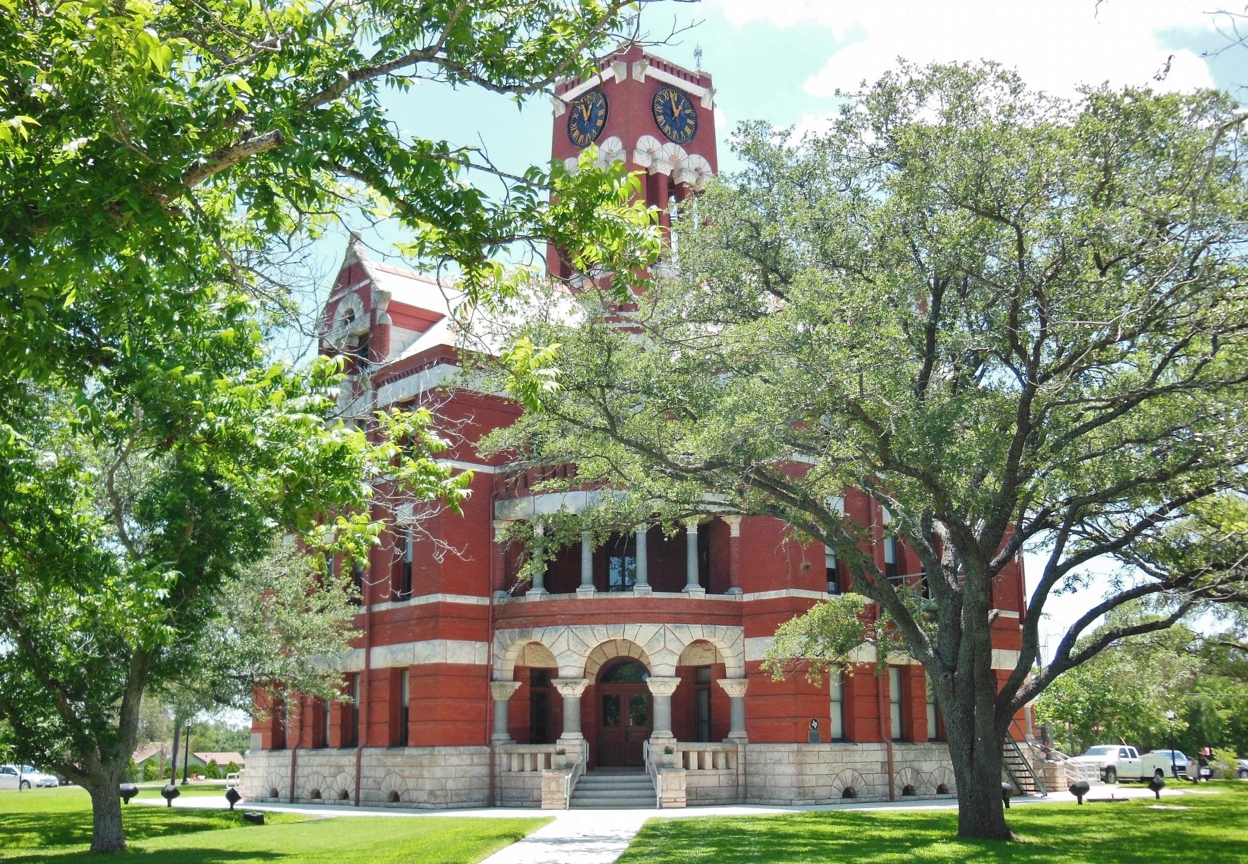 Lee County Courthouse (<i>view from marker</i>). Click for full size. Lee County Courthouse (<i>view from marker</i>) image. Click for full size.