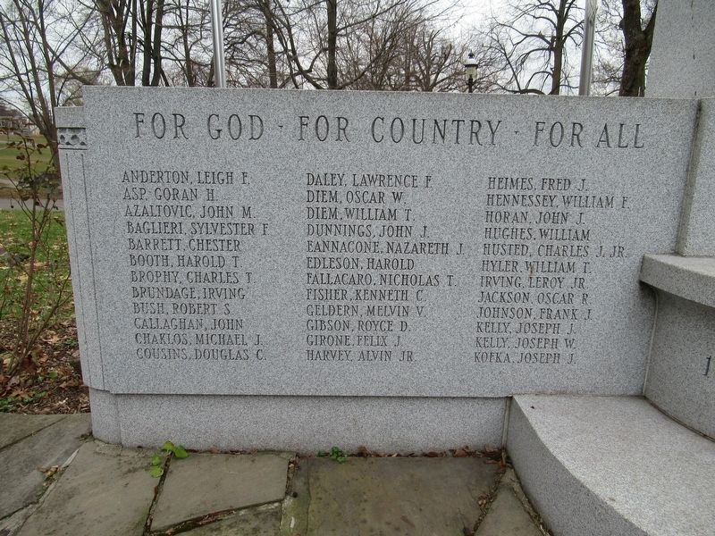 Tarrytown World War II Memorial image. Click for full size.