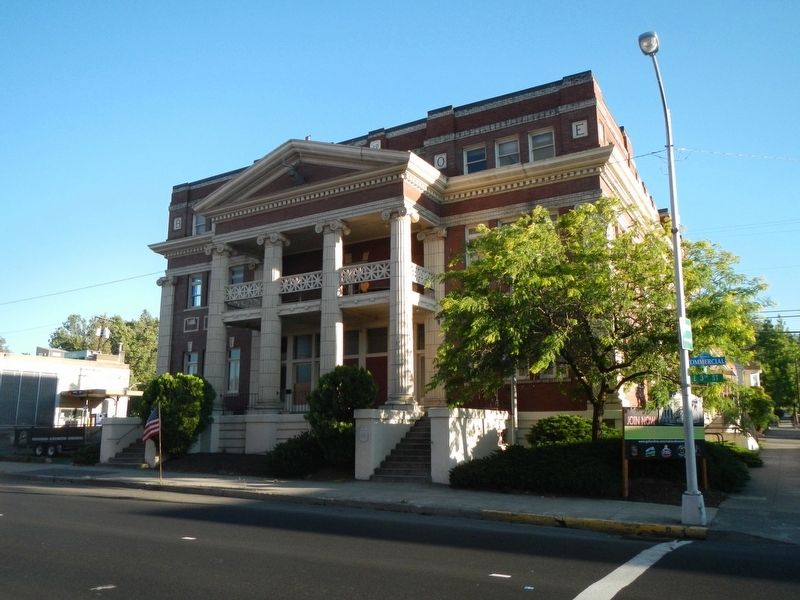Elks Temple and Marker. Click for full size. Elks Temple and Marker image. Click for full size.