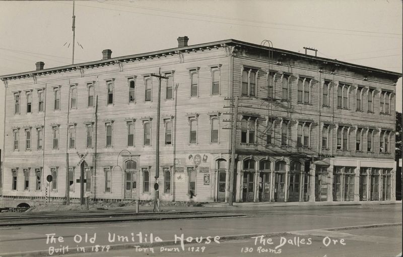 Umatilla House, near the end image. Click for full size.