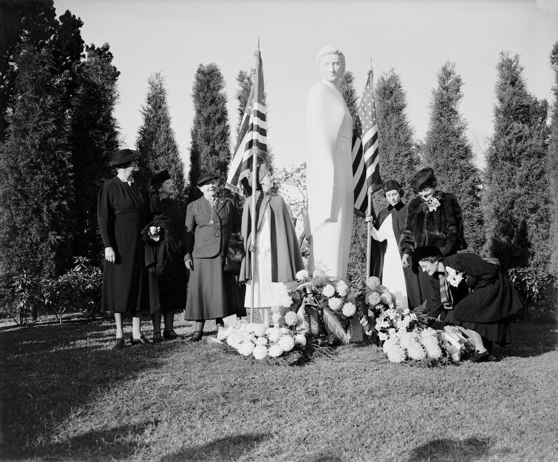 Dedicating the Monument, Nov. 8, 1938. image. Click for full size.