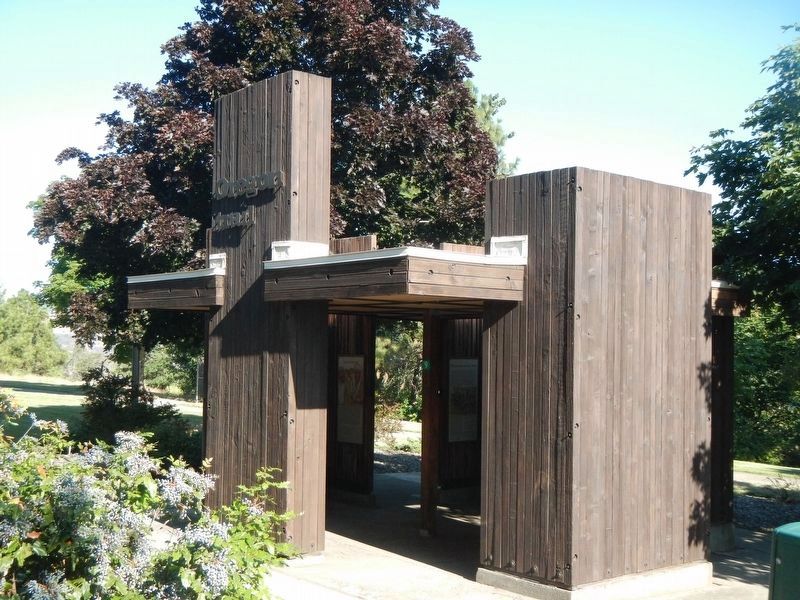 Memaloose Rest Area Oregon Trail Kiosk image. Click for full size.