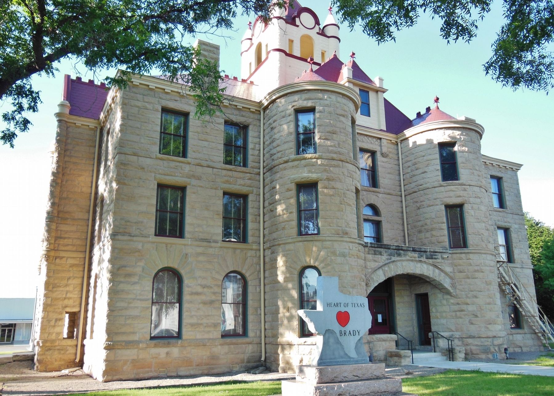 McCulloch County Courthouse (<i>south side</i>) image. Click for full size.