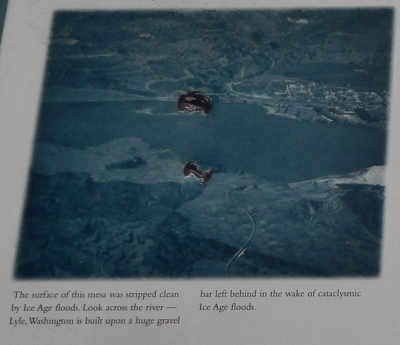 Rowena Crest - Ice Age Floods Marker (<i>inset detail</i>) image. Click for full size.