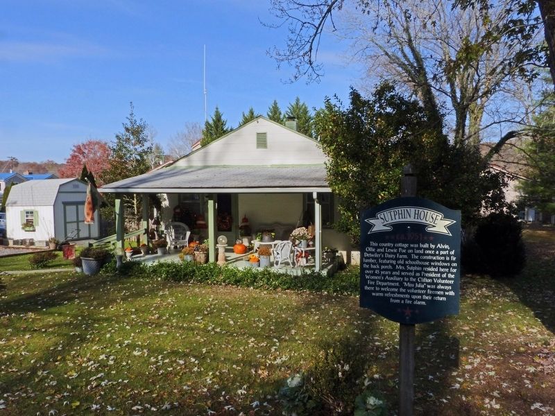 Sutphin House Marker. Click for full size. Sutphin House Marker image. Click for full size.