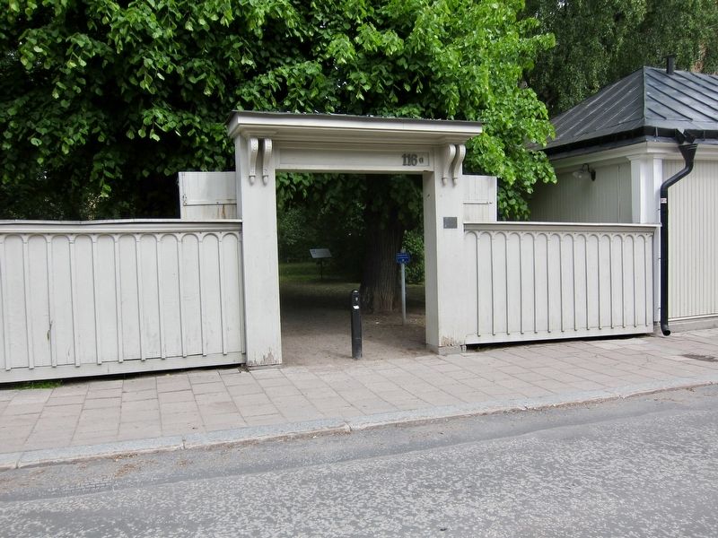 Drottninggatan 116A Marker - Wide View image. Click for full size.