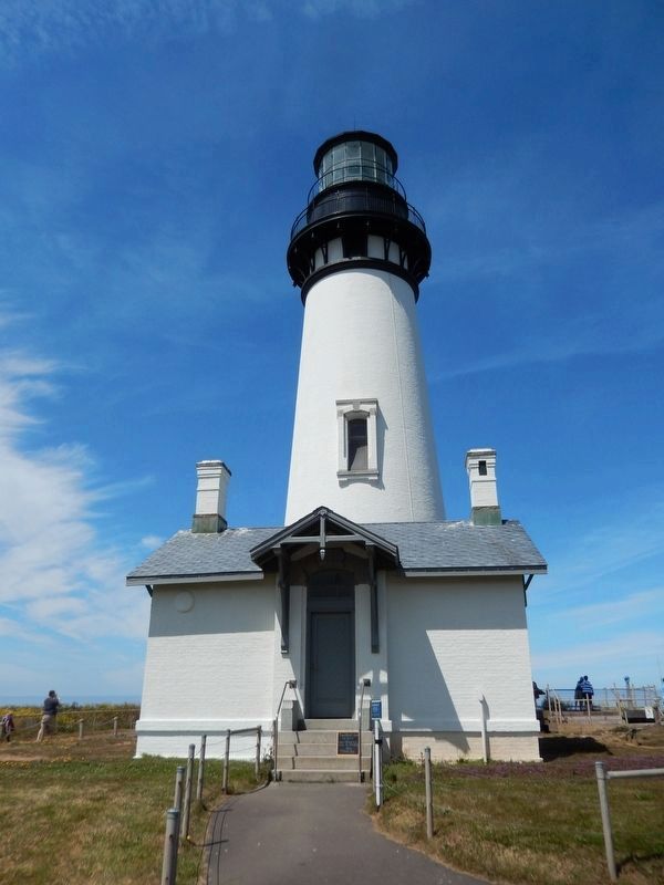 Yaquina Head Light Station (<i>front view showing Office & Storeroom Building</i>) image. Click for full size.