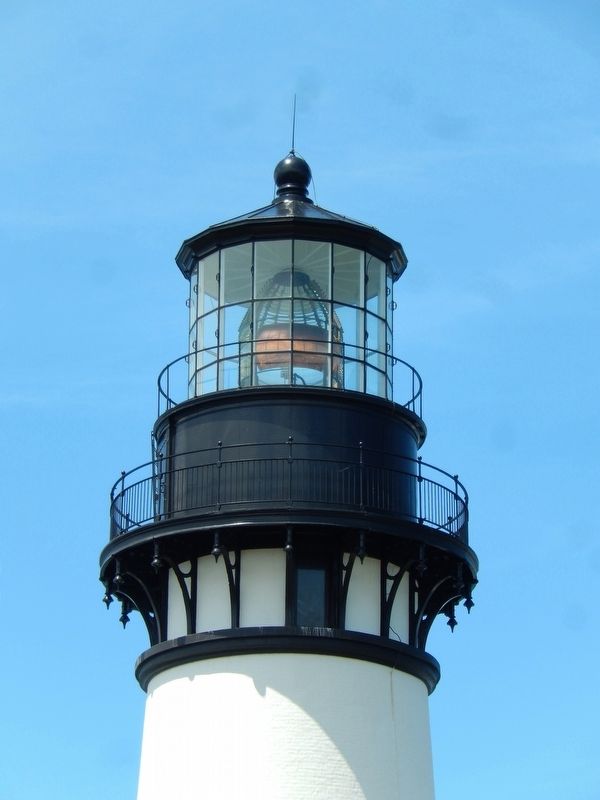 Yaquina Head Lighthouse Top, Lens & Lantern image. Click for full size.