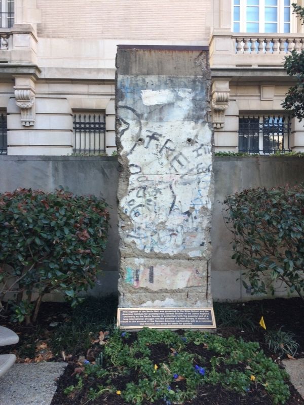 Segment of the Berlin Wall image. Click for full size.