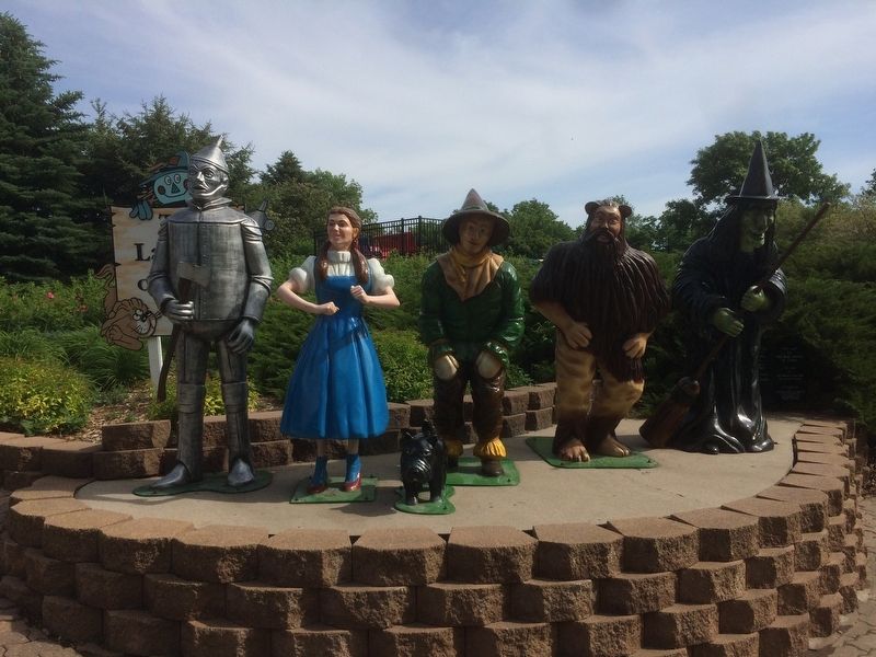 Wizard of OZ Sculpture image. Click for full size.