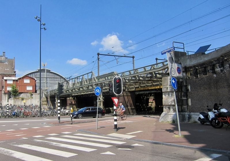 Spoorviaduct Oostertoegang Centraal Station / Railway Viaduct, Eastern Entrance, Central Station. Click for full size. Spoorviaduct Oostertoegang Centraal Station / Railway Viaduct, Eastern Entrance, Central Station image. Click for full size.