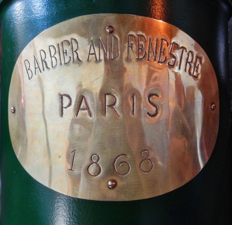Barbier Fenestre Paris 1868 Plaque (Lens makers) image. Click for full size.