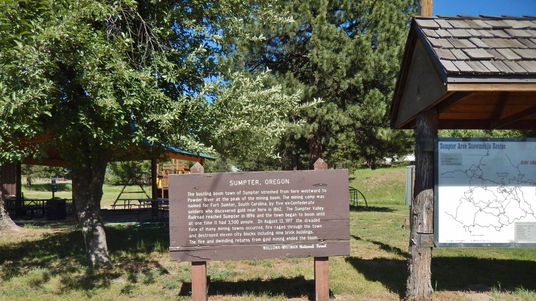 Sumpter Oregon Marker (<i>wide view</i>) image. Click for full size.