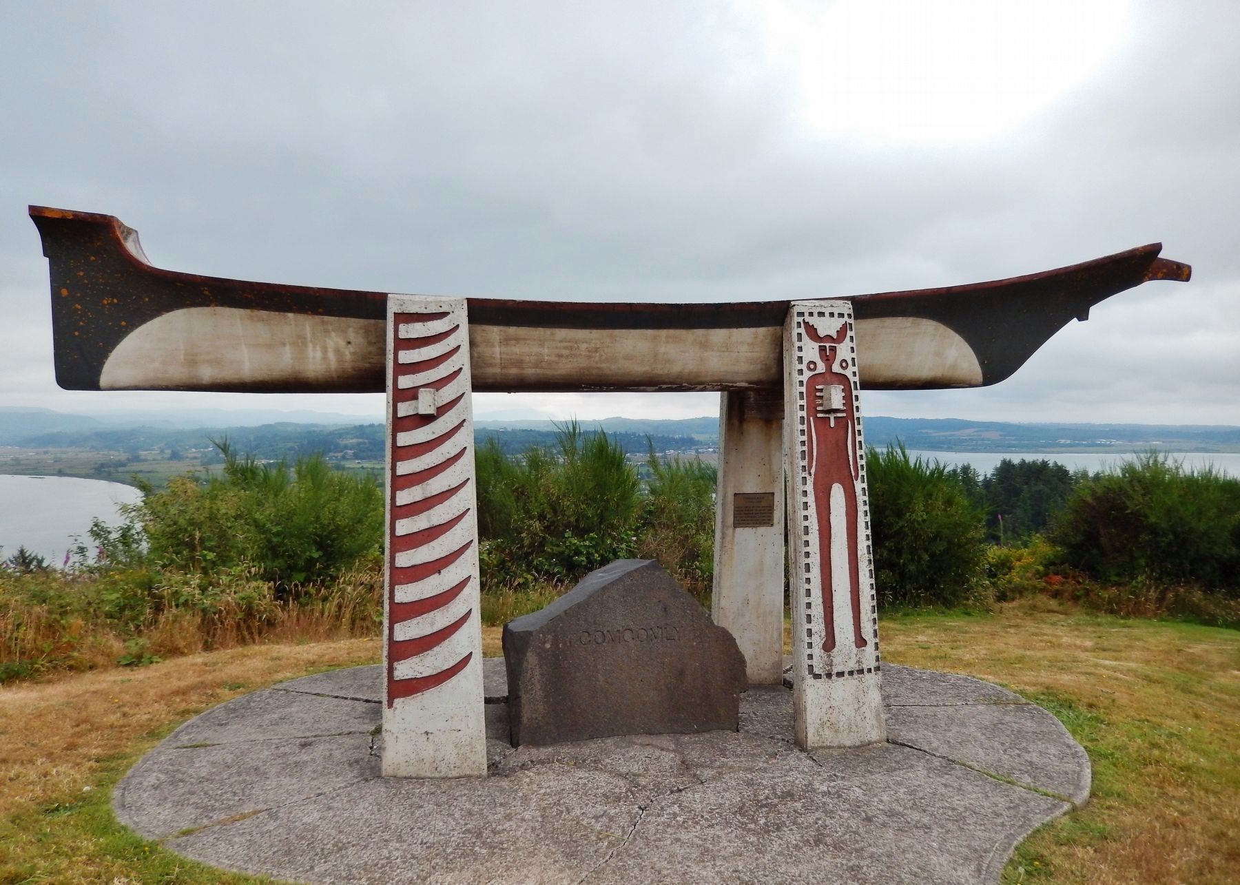 Indian Burial Canoe Memorial image. Click for full size.