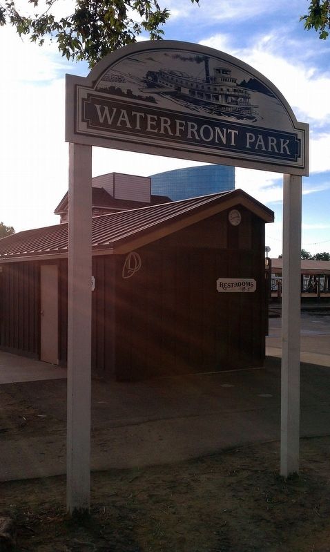 Sacramento River Waterfront Park. Click for full size. Sacramento River Waterfront Park image. Click for full size.