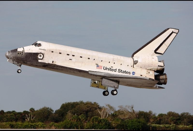 3. Space Shuttle Endeavour landing after STS-127. image. Click for full size.