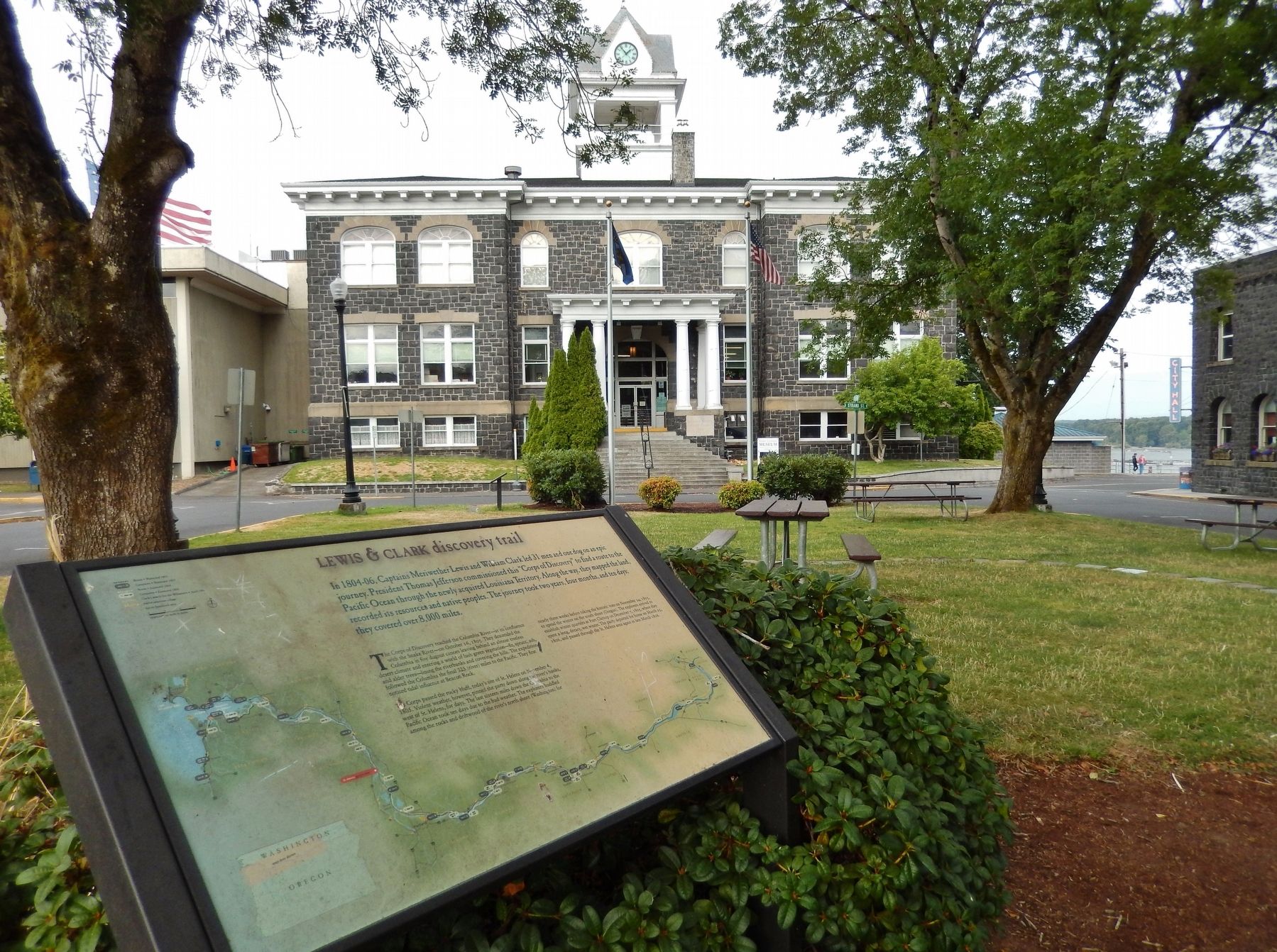 Lewis & Clark Discovery Trail Marker (<i>wide view; Columbia County Courthouse in background</i>) image. Click for full size.