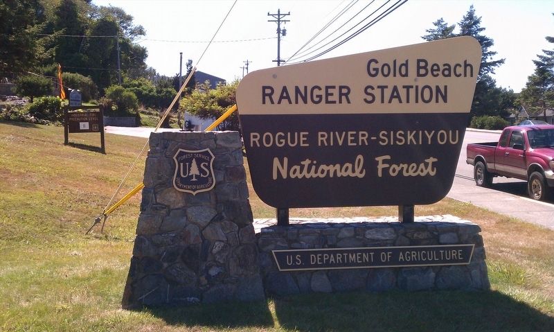 Gold Beach Ranger Station image. Click for full size.