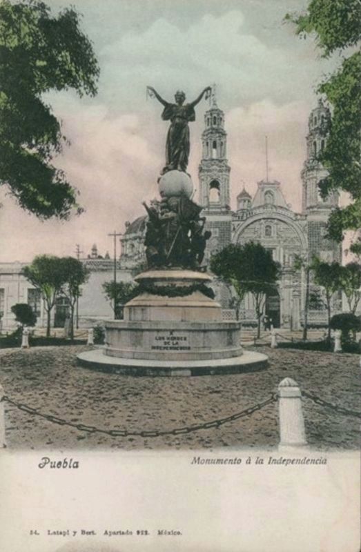 The 1898 Monument to Independence on the "Paseo Bravo" image. Click for full size.