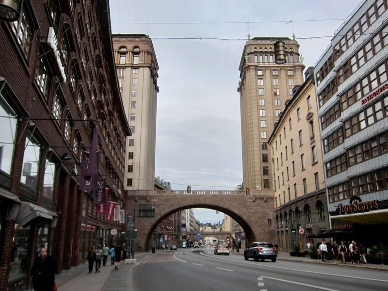 Kungstornen / The Kungsgatan Towers - Looking East on Kungsgatan image. Click for full size.