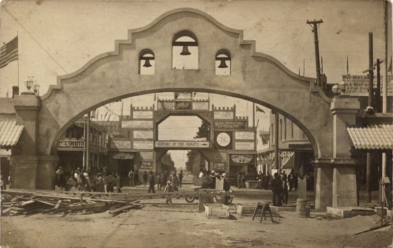 The Lodi Arch. Click for full size. The Lodi Arch image. Click for full size.