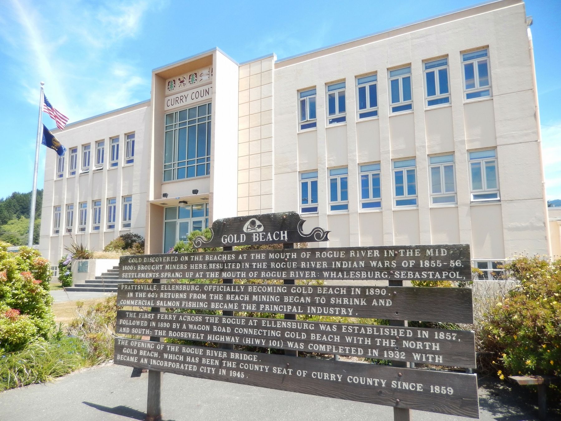 Gold Beach Marker (<i>wide view; Curry County Courthouse in background</i>) image. Click for full size.