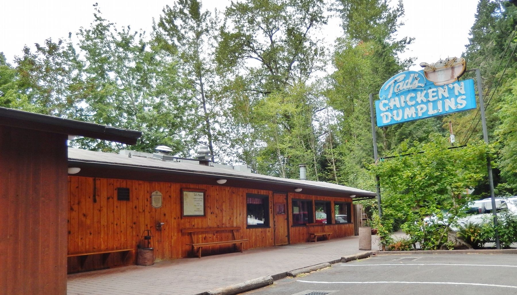 Tad's Chicken 'N Dumplin's Marker (<i>wide view; marker visible on wall</i>). Click for full size. Tad's Chicken 'N Dumplin's Marker (<i>wide view; marker visible on wall</i>) image. Click for full size.