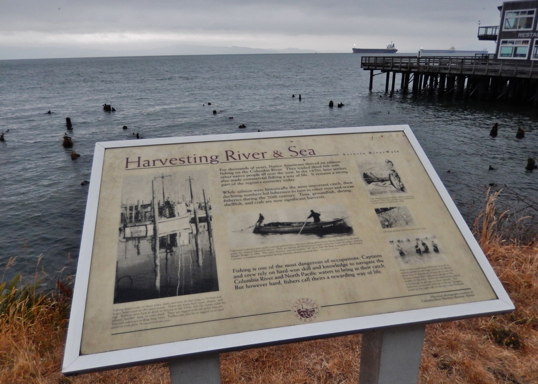 Harvesting River & Sea Marker (<i>wide view looking north across the Columbia River</i>) image. Click for full size.