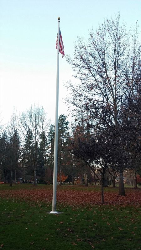 Riverside Park Memorial Flagpole Marker image. Click for full size.